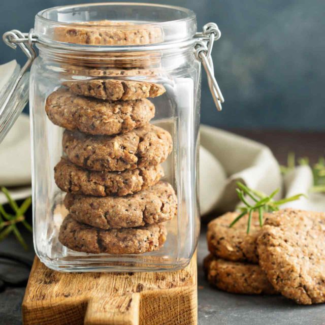 https://www.sweettheorybakingco.com/wp-content/uploads/2017/05/portfolio_04-640x640.jpg